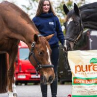 24-1659-Pure-Feed-Feeding-19-600x400.jpg